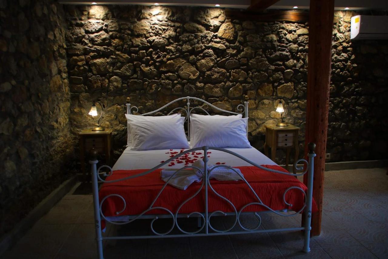 The Stone Suite Мораитика Екстериор снимка