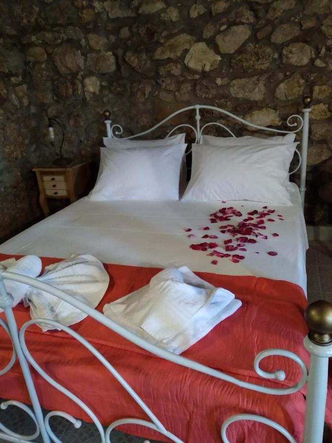 The Stone Suite Мораитика Екстериор снимка
