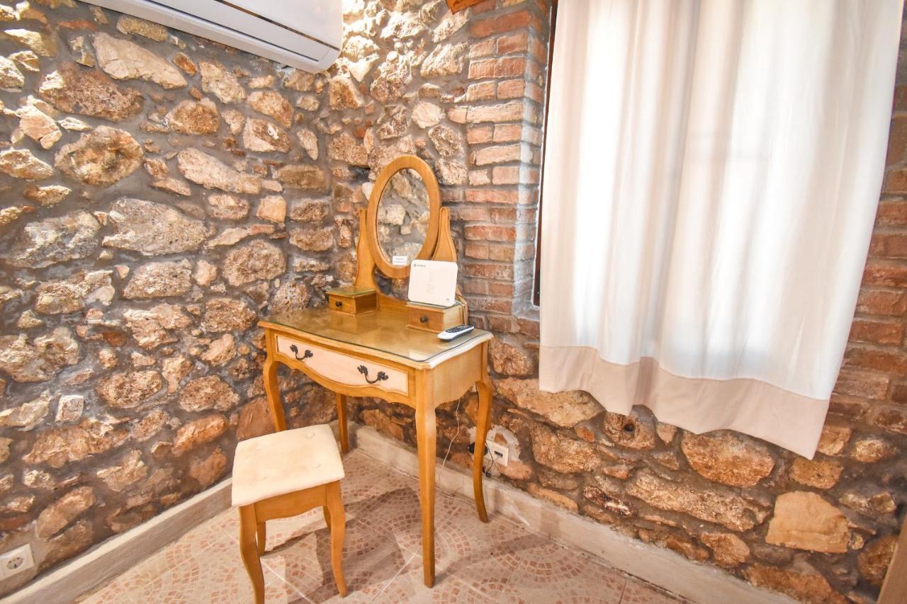 The Stone Suite Мораитика Екстериор снимка