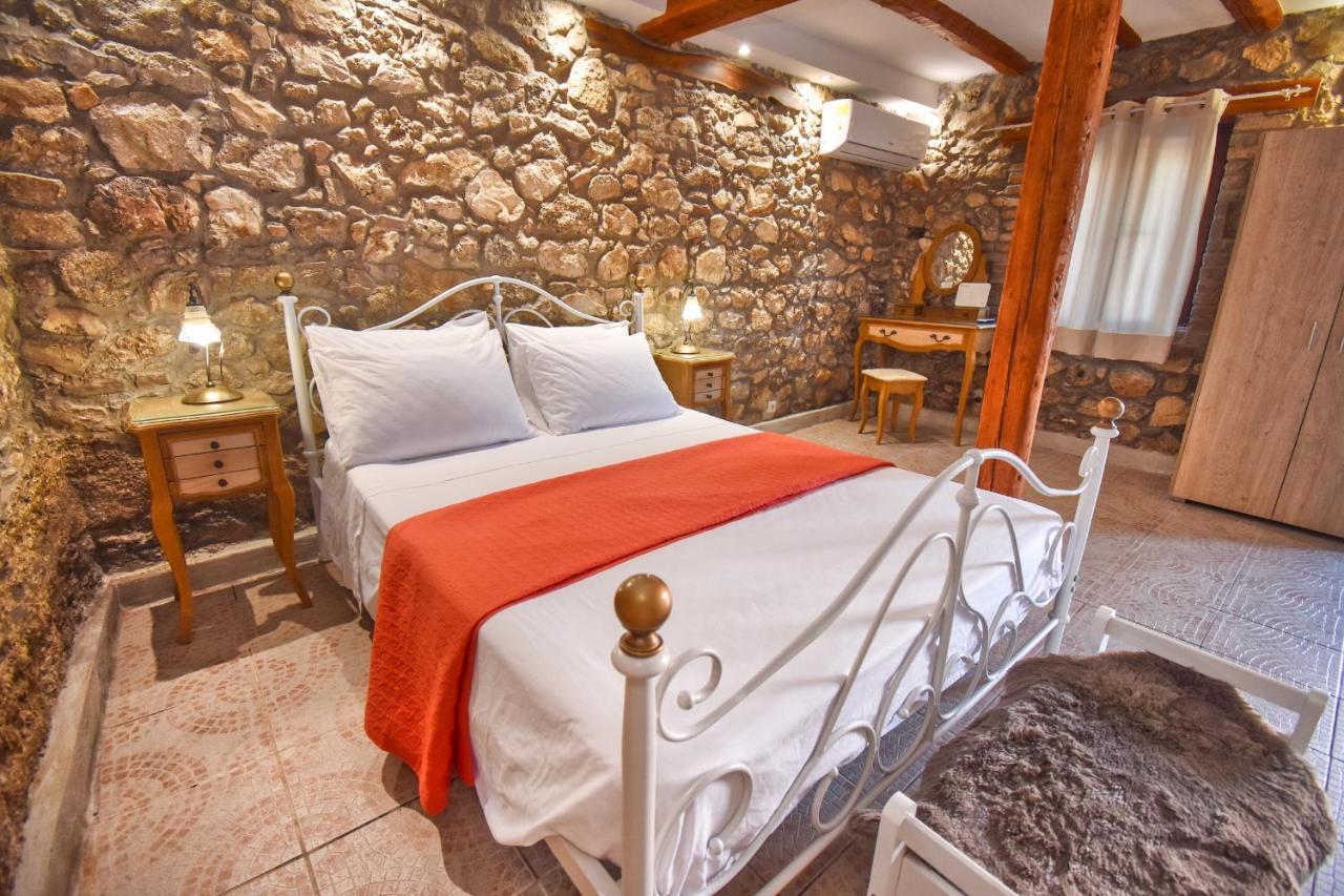 The Stone Suite Мораитика Екстериор снимка