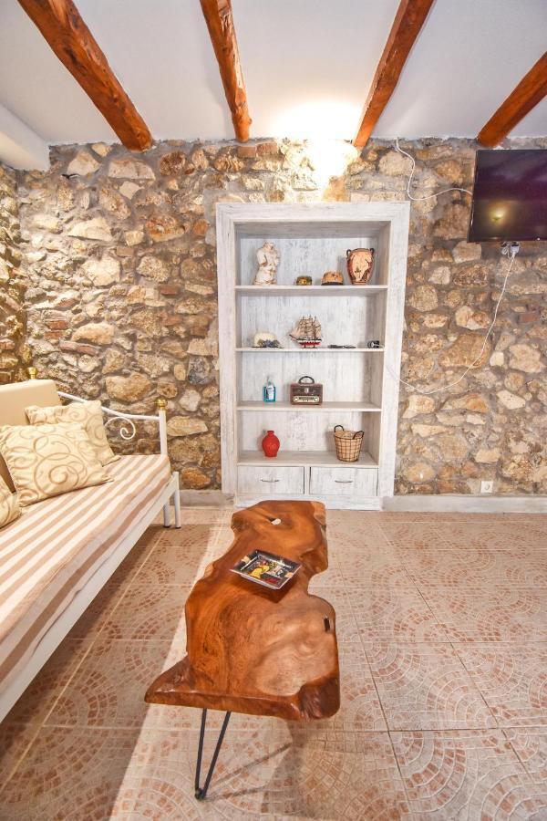 The Stone Suite Мораитика Екстериор снимка