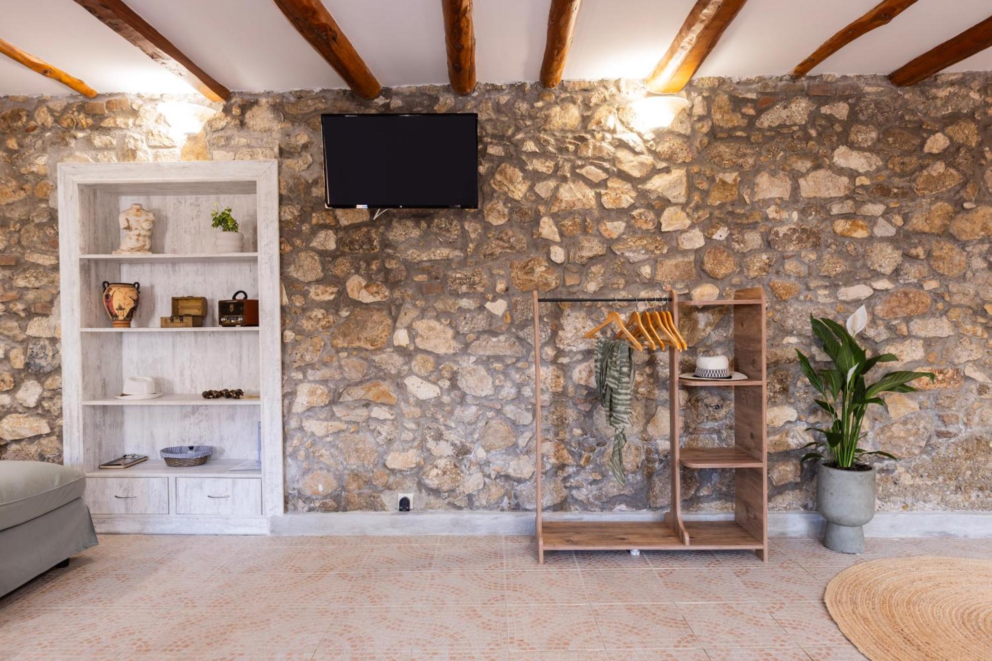 The Stone Suite Мораитика Екстериор снимка